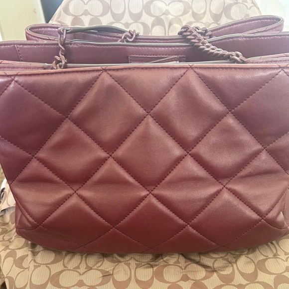 Tory Burch - Picture 2 of 3